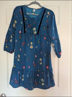 Old Navy Women Teal Floral Tiered Dress with Velvet Trim and Tassels